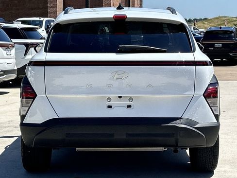 Used 2025 Hyundai Kona SEL FWD image 5