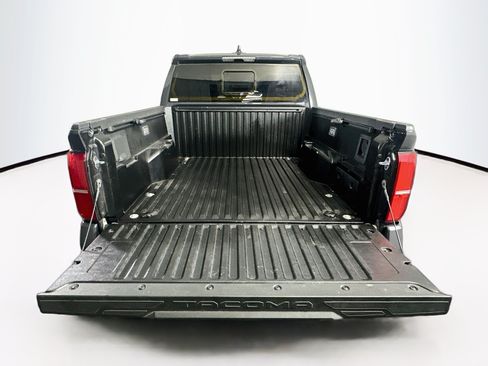 Used 2024 Toyota Tacoma TRD Sport AWD/4WD image 28