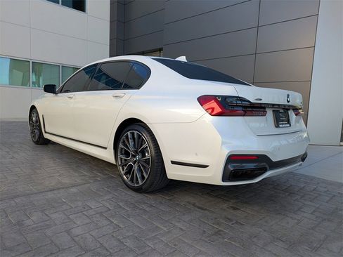 Used 2022 BMW 750i xDrive w/ Luxury Rear Seating Package image 6