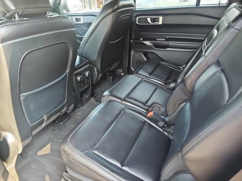 Used 2020 Ford Explorer XLT w/ Equipment Group 202A AWD/4WD image 20