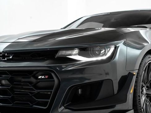 Used 2017 Chevrolet Camaro ZL1 RWD image 17