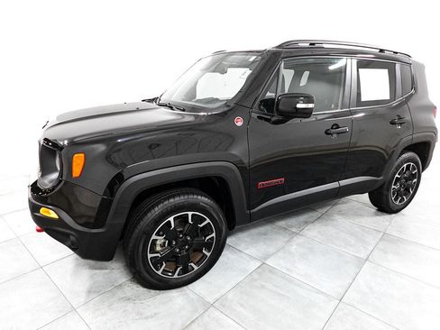 Used 2023 Jeep Renegade Trailhawk AWD/4WD image 4