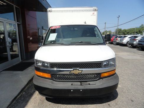 Used 2019 Chevrolet Express 3500 w/ Power Convenience Package RWD image 6