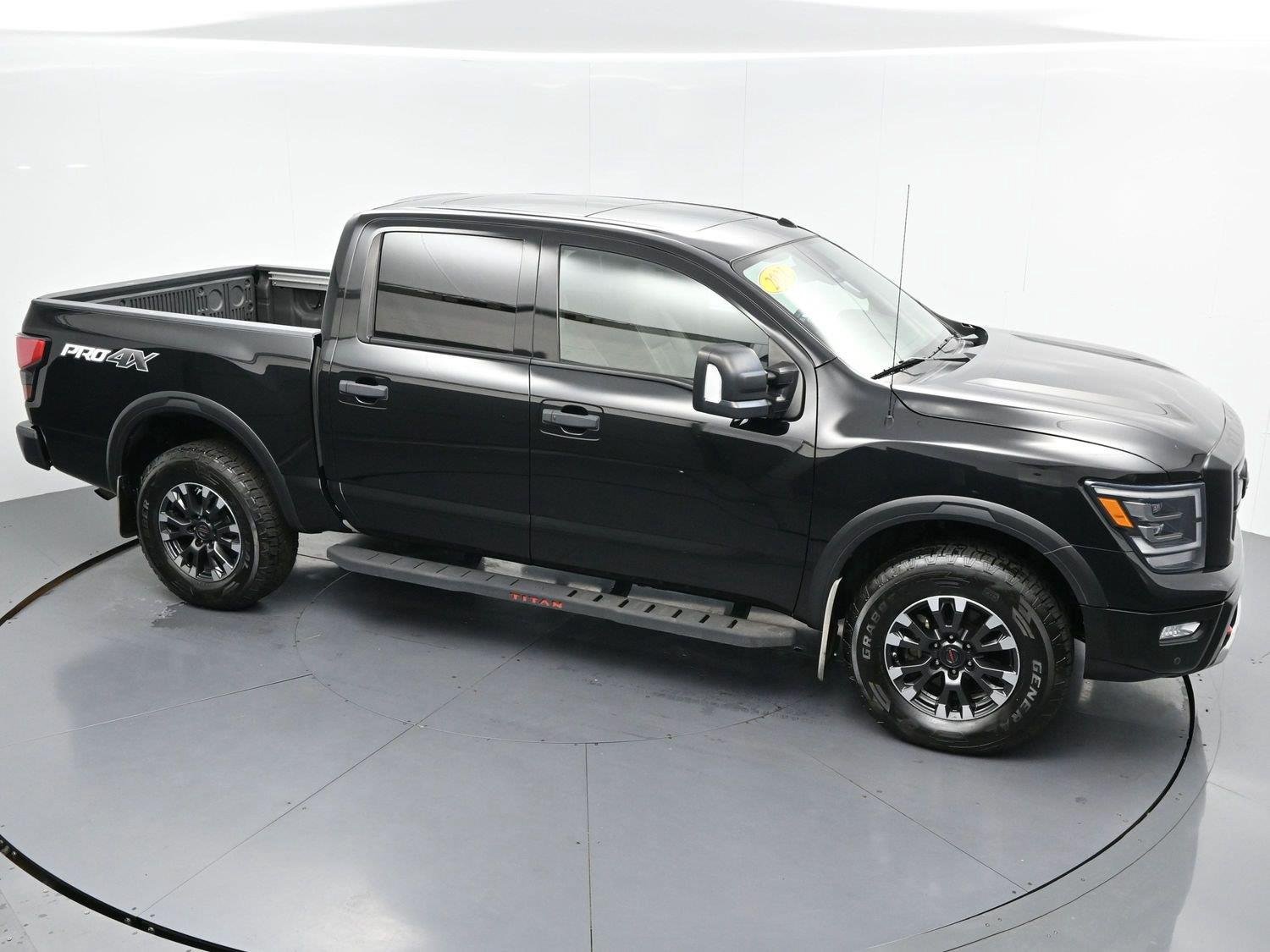 Used 2021 Nissan Titan PRO-4X w/ Pro-4x Convenience Package AWD/4WD image 42