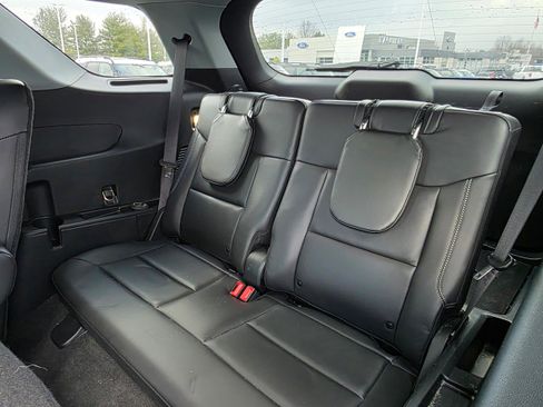 Certified 2022 Ford Explorer XLT w/ Equipment Group 202A image 10