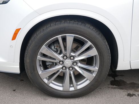 Certified 2024 Cadillac XT6 Premium Luxury w/ Technology Package AWD/4WD image 4