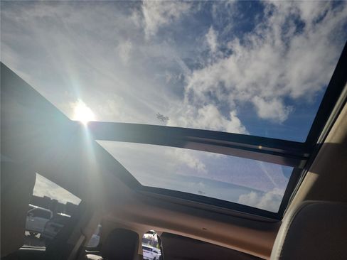 Used 2022 Lincoln Nautilus Reserve image 16