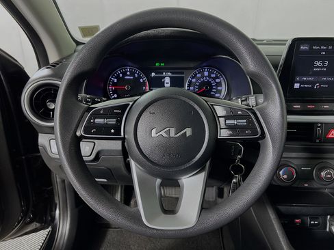 Used 2023 Kia Forte LXS image 12