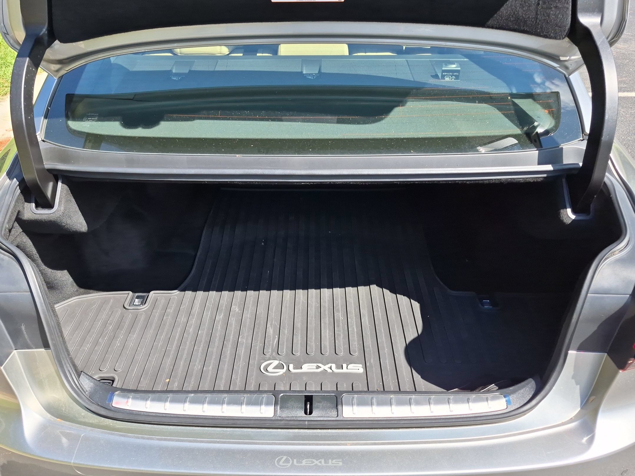 Used 2023 Lexus LS 500 w/ Interior Upgrade Package RWD image 18