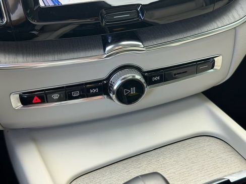Used 2023 Volvo XC60 B5 Plus w/ Protection Package Premier AWD/4WD image 25
