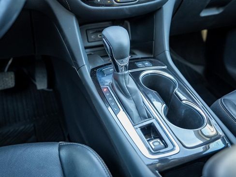 Used 2022 Chevrolet Equinox Premier image 27