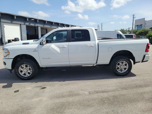 Used 2024 RAM 2500 Laramie w/ Safety Group AWD/4WD image 8