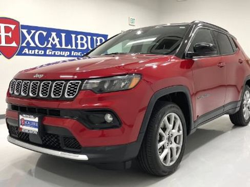 Used 2025 Jeep Compass Limited AWD/4WD image 9