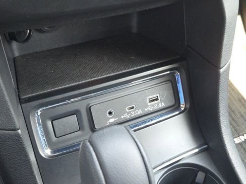 Used 2024 Subaru Ascent Premium w/ Convenience Package image 17