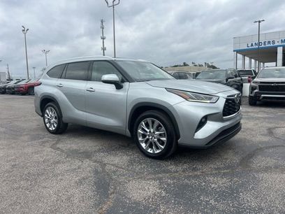 Used 2023 Toyota Highlander Limited
