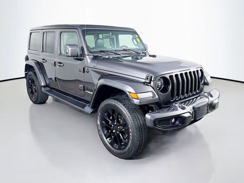 Used 2020 Jeep Wrangler Unlimited Sahara AWD/4WD image 3