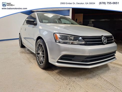 Used 2015 Volkswagen Jetta S image 4