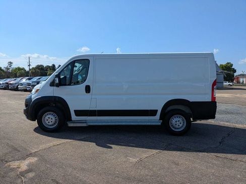 Used 2025 RAM ProMaster 2500 w/ U-Haul Equipment Group FWD image 7