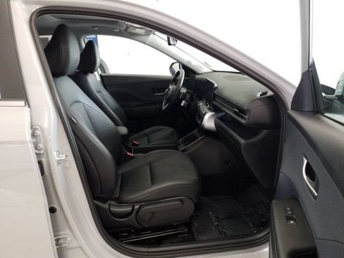 Certified 2025 Hyundai Kona Limited AWD/4WD image 17