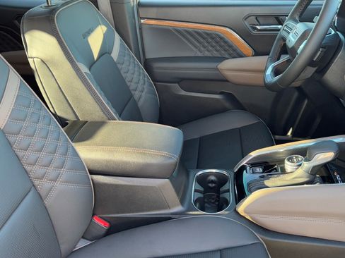 Used 2026 GMC Canyon Denali image 12