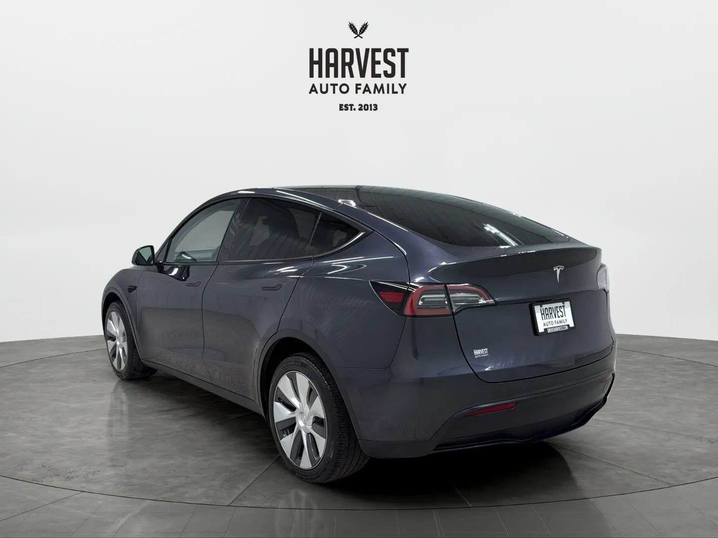 Used 2024 Tesla Model Y Long Range AWD/4WD image 4