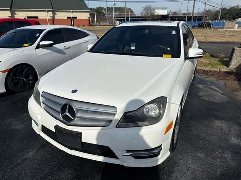 Used 2013 Mercedes-Benz C 300 Sport image 11