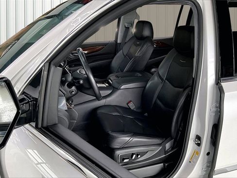 Used 2020 Cadillac Escalade ESV Luxury image 21