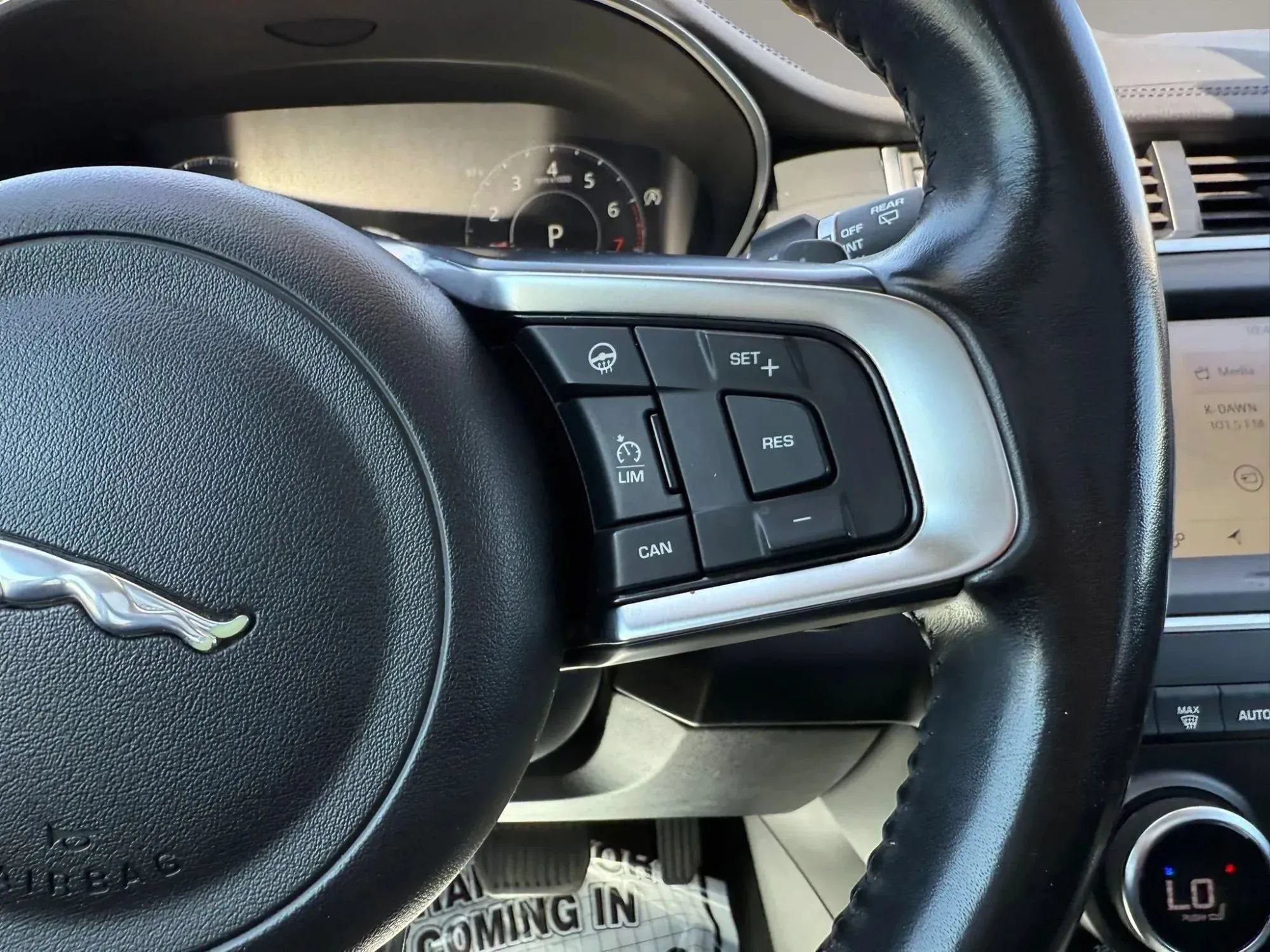 Used 2020 Jaguar E-PACE SE AWD/4WD image 27