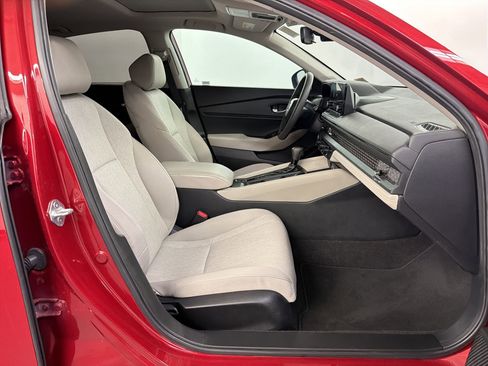 Certified 2025 Honda Accord SE image 30