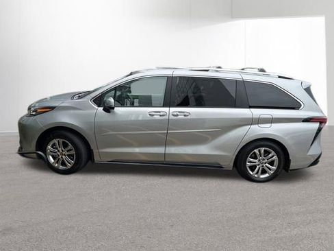 Used 2024 Toyota Sienna Platinum AWD/4WD image 1