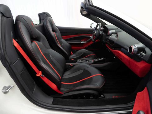 Certified 2022 Ferrari F8 Tributo RWD image 10