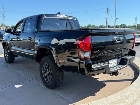 Used 2023 Toyota Tacoma SR5 w/ Technology Package AWD/4WD image 9