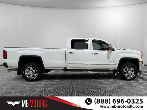 Used 2019 GMC Sierra 3500 SLT image 2