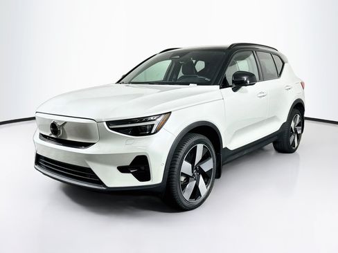Used 2023 Volvo XC40 Recharge Ultimate w/ Protection Package Premier AWD/4WD image 3
