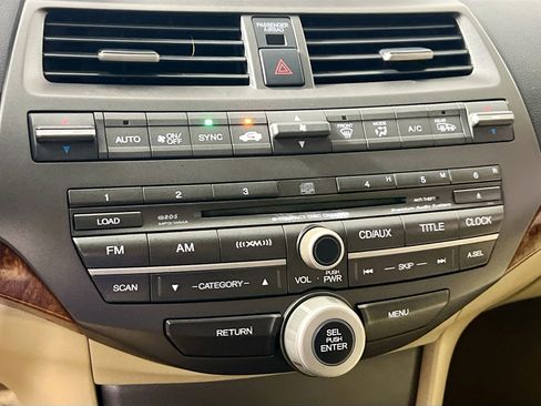 Used 2011 Honda Accord EX-L image 25