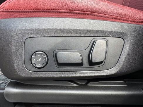 Certified 2025 BMW X4 xDrive30i w/ Premium Package image 15