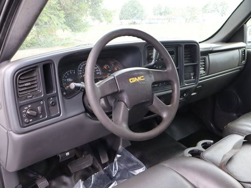 Used 2006 GMC Sierra 2500 W/T RWD image 21