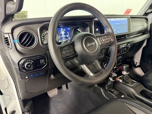 Used 2024 Jeep Wrangler Unlimited Rubicon 4xe AWD/4WD image 12