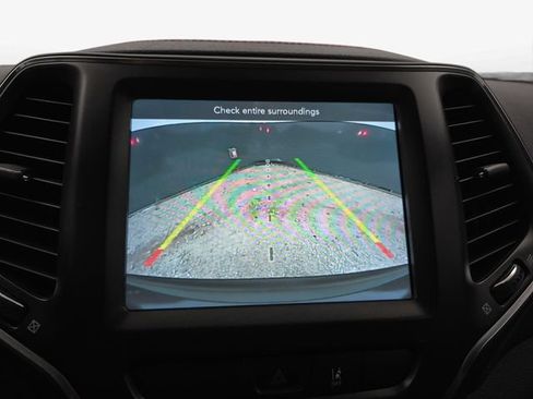 Used 2022 Jeep Cherokee Trailhawk w/ Comfort/Convenience Group AWD/4WD image 23