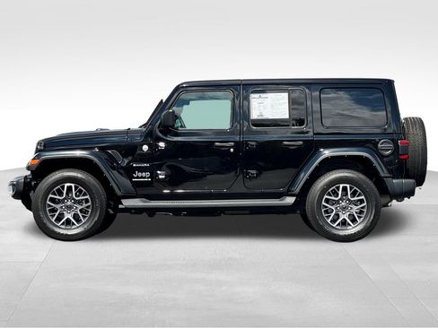 Used 2024 Jeep Wrangler Unlimited Sahara AWD/4WD image 4