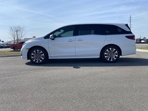 New 2026 Honda Odyssey Elite image 2