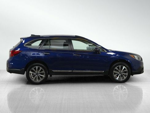 Used 2017 Subaru Outback 3.6R Touring image 6