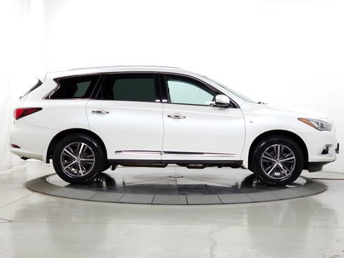 Used 2019 INFINITI QX60 Luxe w/ Essential Package image 9