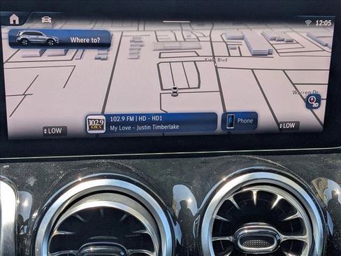 Used 2025 Mercedes-Benz GLB 250 GLB 250 image 13