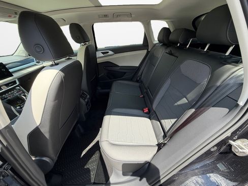 New 2026 Volkswagen Taos SE AWD/4WD image 13