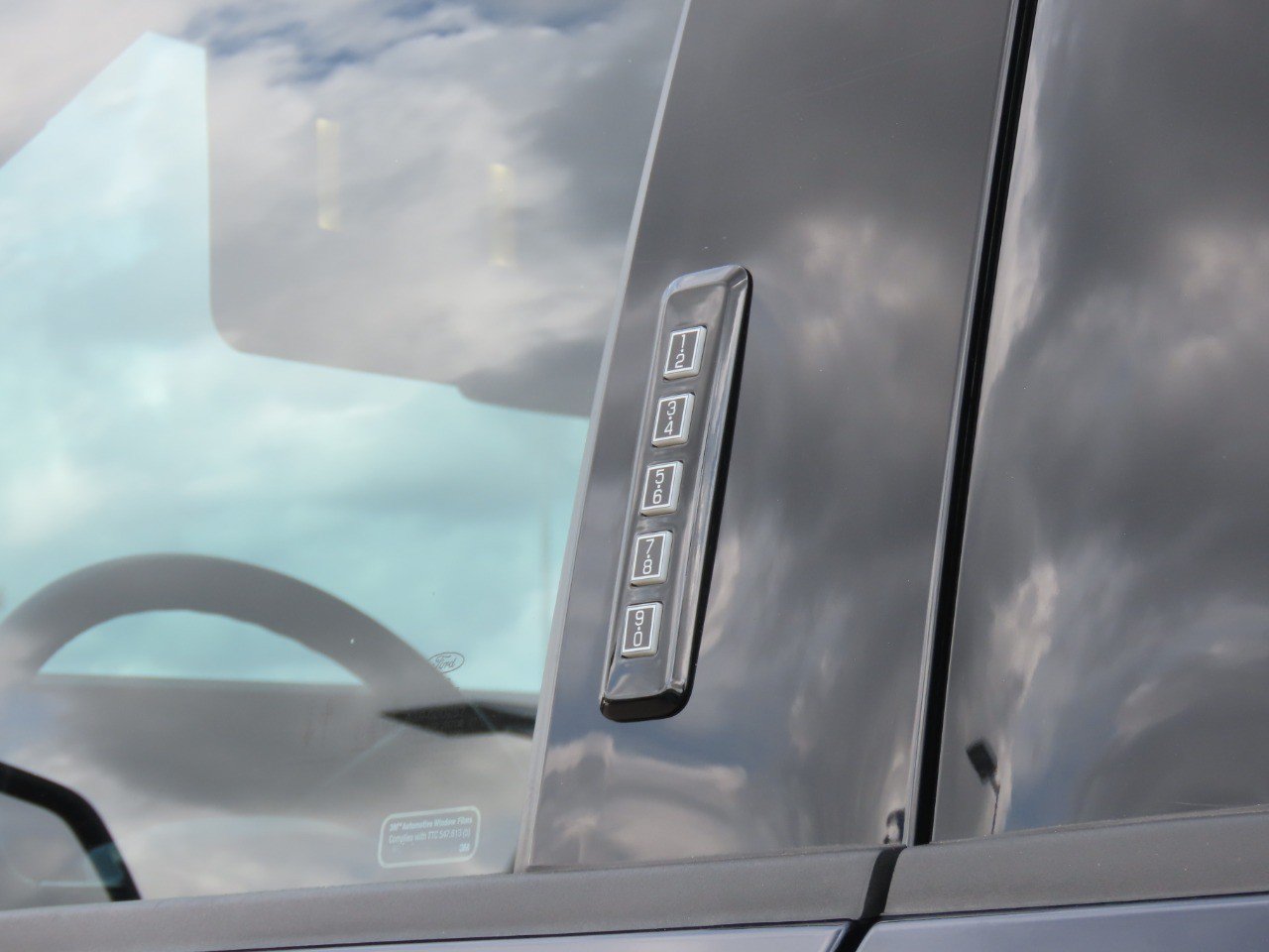 Used 2024 Ford F250 Lariat w/ Lariat Ultimate Package AWD/4WD image 19