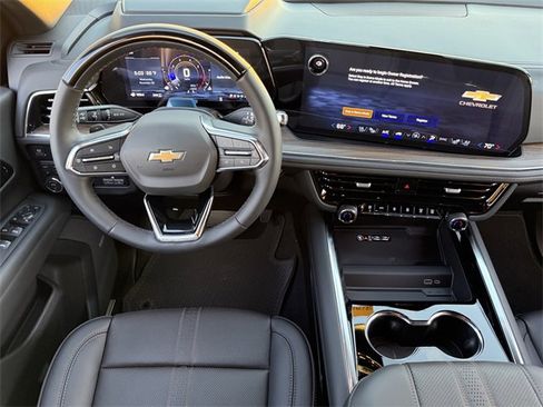 New 2026 Chevrolet Suburban High Country image 11