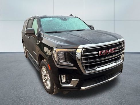 Used 2024 GMC Yukon XL SLT w/ SLT Luxury Package AWD/4WD image 5
