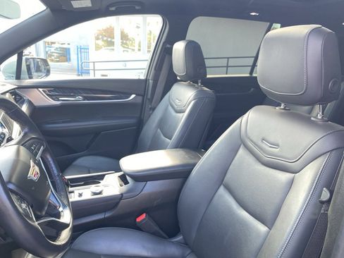 Used 2025 Cadillac XT6 Premium Luxury image 27