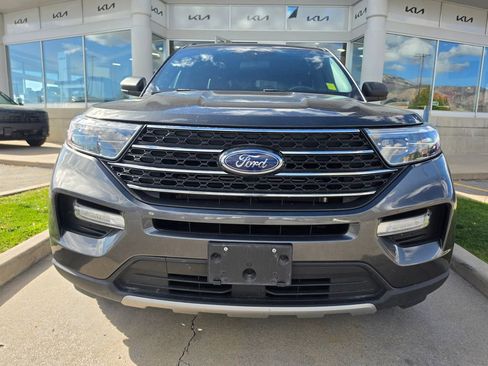 Used 2020 Ford Explorer XLT w/ Equipment Group 202A image 2
